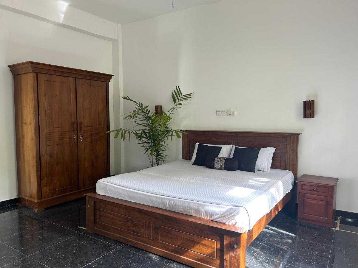 Why Not Mansion Hostel Habaraduwa Central Exterior photo